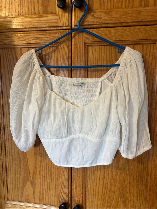 Abercrombie & Fitch Tops - Abercrombie & Fitch Cream Puff-Sleeve Square-Neck Crop Top